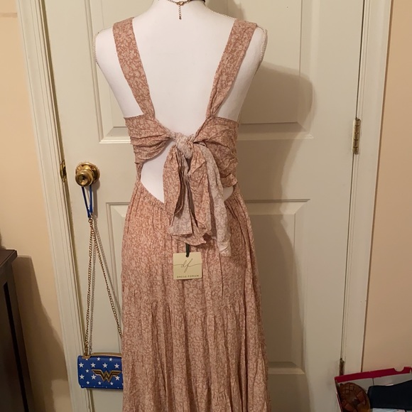 Beautiful open back dress - Picture 10 of 13